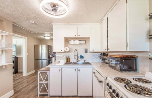 Taylorsville House | Central 1-BR Near Airport: All-Season Getaway!