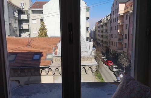 Grbavica Apartment | Central 2-bedroom apartment + free private parking
