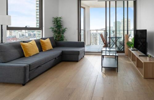 Chinatown Apartment | Central 2 Bedroom Condo Haymarket