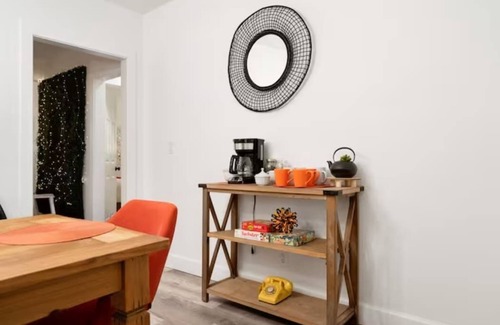 Southeastern Sacramento House | Central 2BR, 1BA & Arcade Crib in the heart of Sac