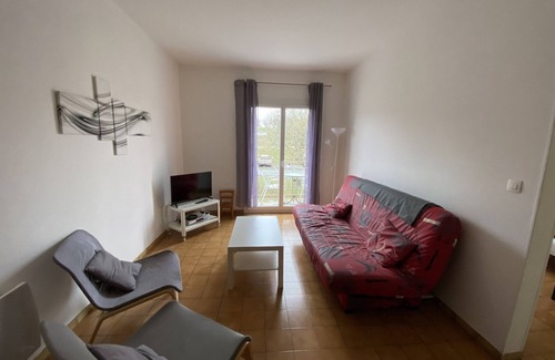 La Roche-Posay Apartment | Central Apartment with Balcony, Wi-Fi & Dishwasher - Near Shops & Spa