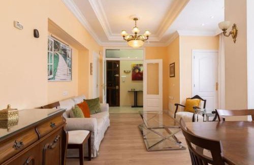 Ruzafa Apartment | Central Apartment Sleeps 6 Fast Wi-Fi 2 Bathrooms