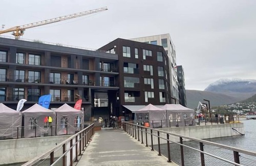 Tromso Apartment | Central Arctic Apartment - 4 Bedrooms and parking