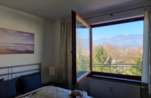 Martin Apartment | Central business apartment - FREE PARKING