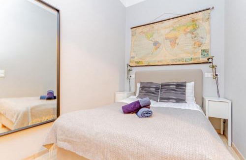 Rakosszentmihaly Apartment | Central Cityscape Retreat by NW