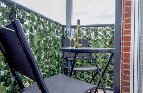 Chester Apartment | Central, Clean, Parking and Balcony