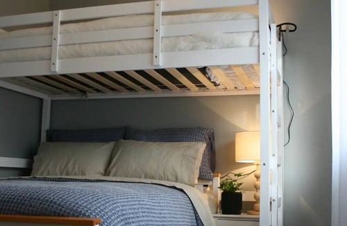 Hamilton House | Central Comfort for Work or Family two Living Spaces and Room to Run!