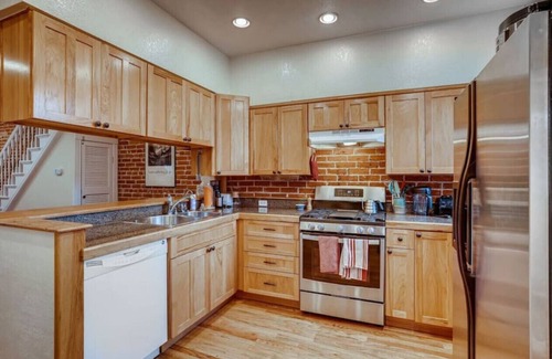 San Rafael House | Central Denver Townhome I Historic Neighborhood