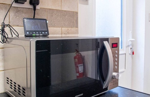 Doncaster House | Central Doncaster Park View Stay
