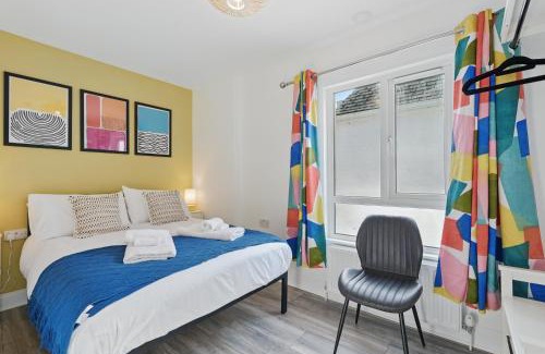 Queens Quarter Apartment | Central flat 4 bedroom, 2 bathroom, 2x parking - StayByNumbers
