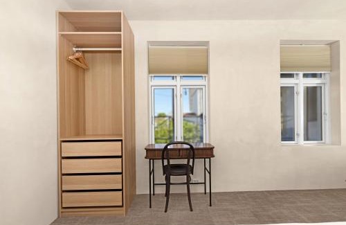 Stavanger House | Central Guest House - Bedroom with Private Bathroom