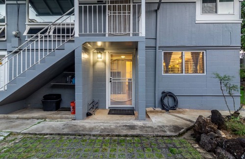 Liliha - Kapalama Condo | Central HNL, Well-Established Neighborhood, Tandem Parking, Pet-Friendly!
