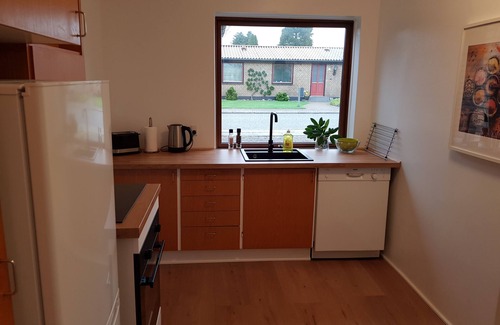 Billund Apartment | Central Holiday Apartment in Billund - 500 m from Lego House