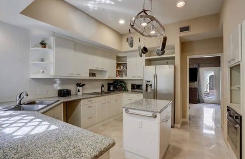 Greenway Plaza-Upper Kirby House | Central Houston Two Bedroom Home W/Pool Great Area