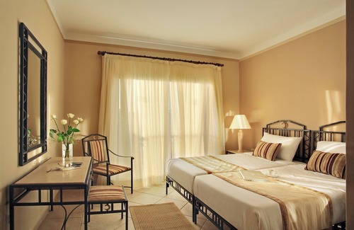 Al Mamsha El Seyahi Hotel | Central Hurghada Stay! 4 Large Units with Pool, Terrace & Easy Access to Shops
