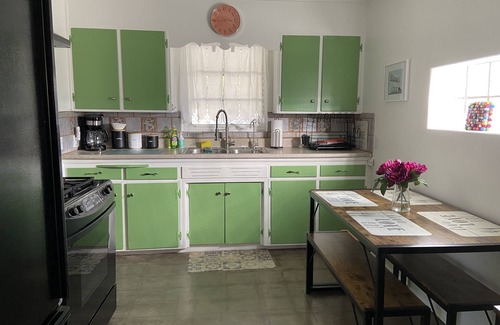 Blenman-Elm House | Central Javelina Casa - UofA, close to all!