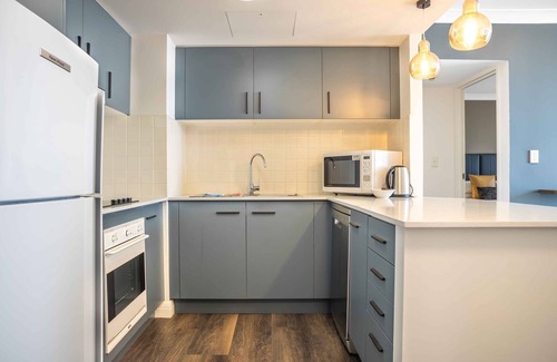 Chatswood Apartment | Central Located 1-Bed with Gym, Sauna and Pool