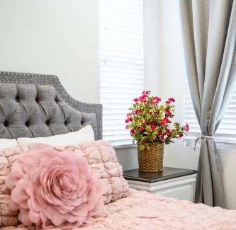 Airport Area House | Central Location Cozy Private Bedroom w Bathroom