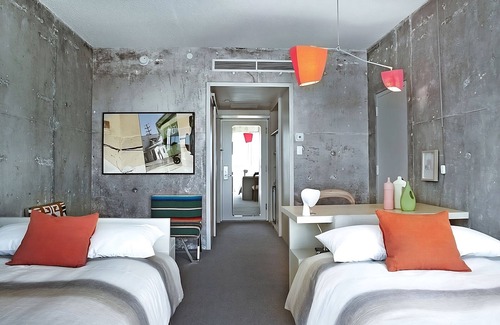 Wilshire Center Hotel | Central Location, LA Delight, Family-Friendly Comfort Awaits, Swimming Pool!