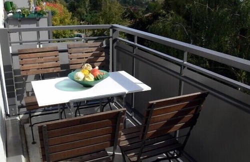 Schoeneberg Condo | Central location, sunny, quiet, balcony, nearby Bus, S-railway station Friedenau