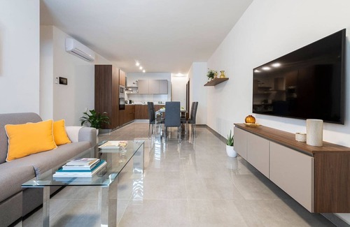 Birkirkara Apartment | ★ Central LUX Maisonette w/HEATED POOL & patio ➞