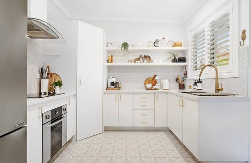 Orange House | Central Luxe Villa - Beautiful, Cosy & Stylish
