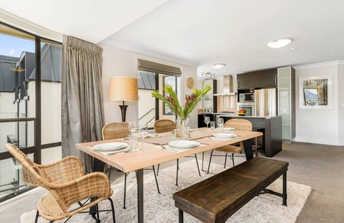 Queenstown Apartment | Central Luxury at The Beacon | Hot Tub | Fireplace