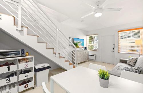West Avenue Apartment | Central Miami Beach Getaway - BBQ Area & Comfy Comfort