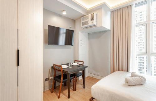San Antonio Apartment | Central Modern Cosy Condo in Makati - The Linear Suite