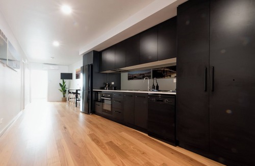 Launceston CBD Apartment | Central & Modern Inner City Apartment with WiFi