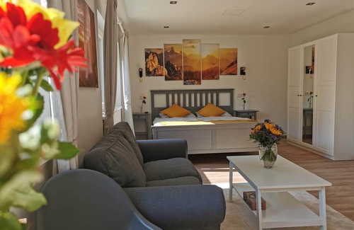 Tutzing Apartment | CENTRAL & QUIET - between Munich and the mountains... on Lake Starnberg