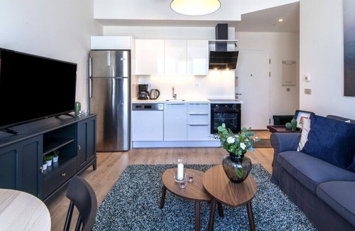 Kartal Apartment | Central Residence Flat near Metro in Kartal