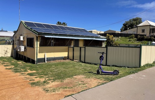 Geraldton House | Central retreat on Shenton, internet