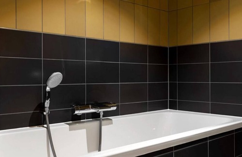 Kralingen-Crooswijk Hotel | Central Rotterdam Boutique Stay Near Slaakhuys, Shopping & Cultural Hotspots
