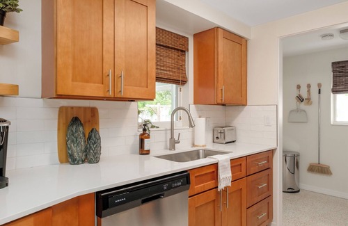 Sarasota House | Central Sarasota Mid-Century Bungalow near Legacy Trail