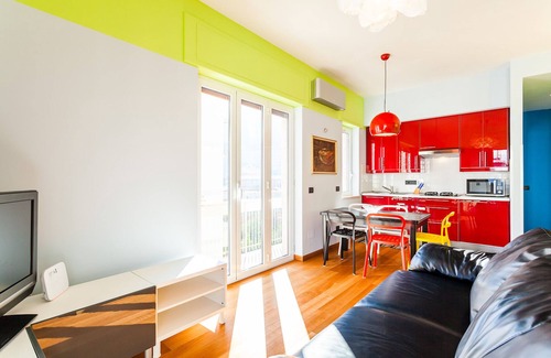 Sorrento Condo | Central Sorrento Top Floor 2BR Flat recently renovated