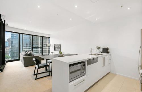 Southbank Apartment | Central Southbank Apt w Stunning City Views & Pool