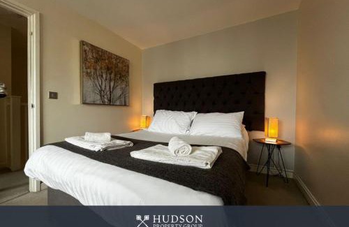 Telford Apartment | Central Townhouse with Parking