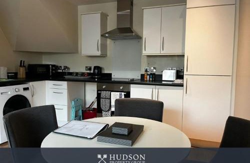 Telford Apartment | Central Townhouse with Parking