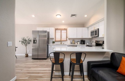 Avondale House | Central Tucson Remodeled Townhome