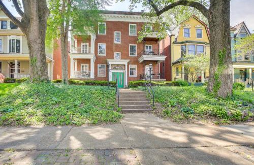 Central West End Apartment | Central West End Condo Less Than 1 Mi to Forest Park!