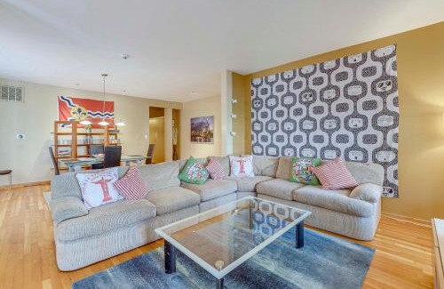 Central West End Apartment | Central West End Condo Less Than 1 Mi to Forest Park!