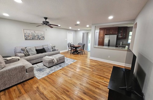 West Melbourne House | Centrally located 2-bedroom house in pleasant Melbourne/West Melbourne