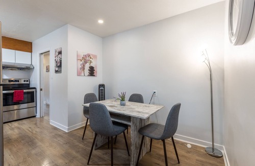 Riley Park House | Centrally located 3 bedroom 2 bathroom close to stores, restaurants and downtown