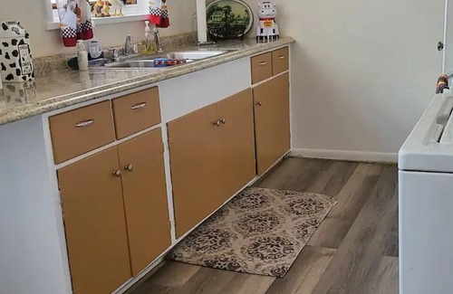 Alamosa House | Centrally located Alamosa house - License No. 1430n