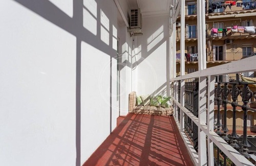 Esquerra de l'Eixample Apartment | Centrally located family apartment