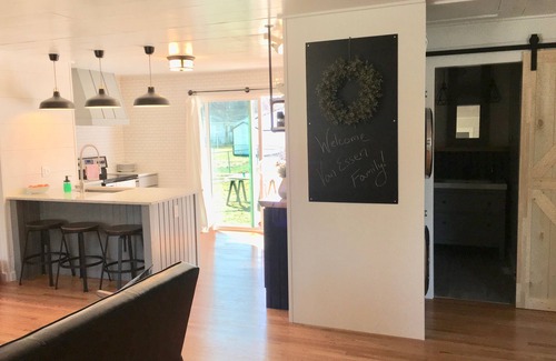 Lincoln House | Centrally Located Home With Self Check-In