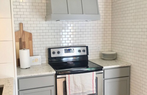 Lincoln House | Centrally Located Home With Self Check-In