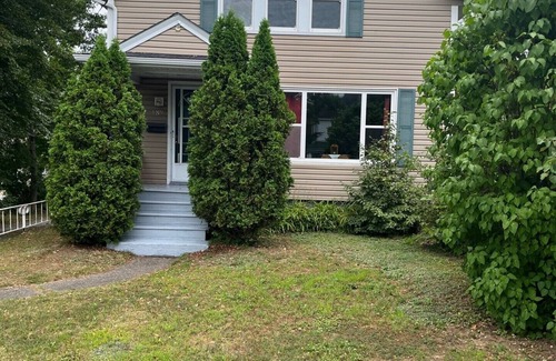 Bridgewater House | Centrally located in Bridgewater 3 bedroom Century home!n