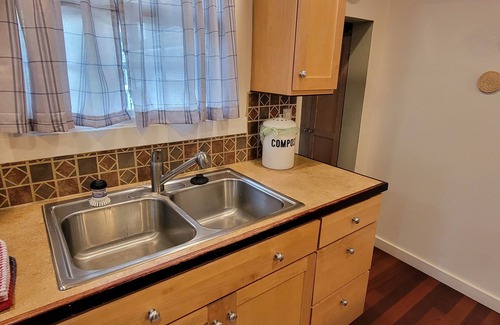 Overlook House | Centrally Located in North Portland minutes from everything